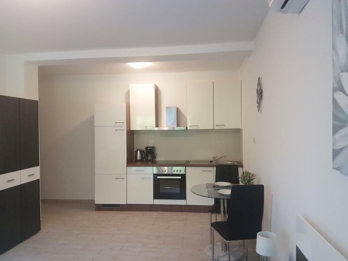 Apartments Lucija Сень Екстер'єр фото