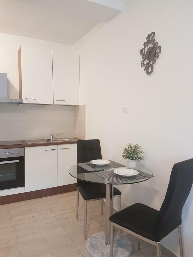 Apartments Lucija Сень Екстер'єр фото