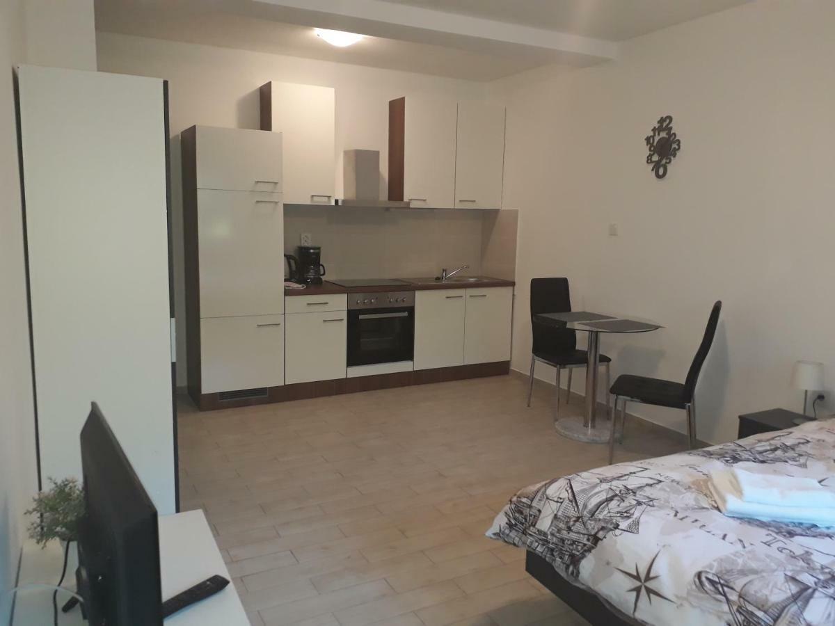 Apartments Lucija Сень Екстер'єр фото