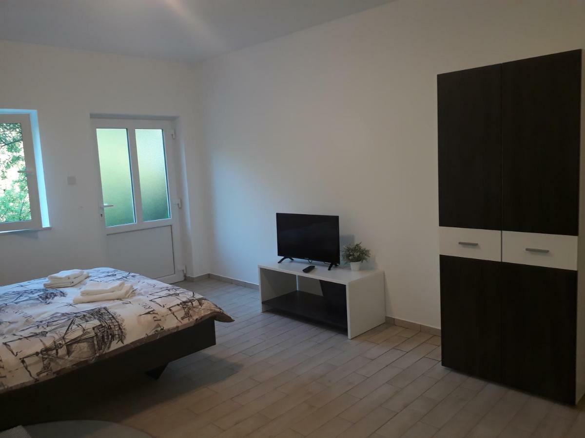 Apartments Lucija Сень Екстер'єр фото